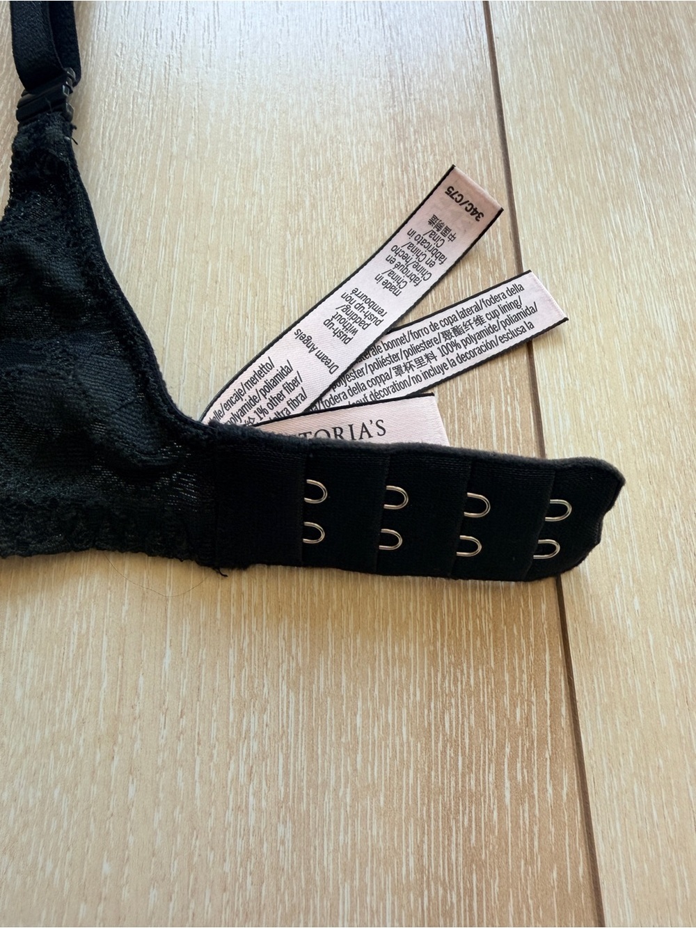 Victoria Secret Black Lace Unpadded Bra - Elegant Support - Picture 2 of 4